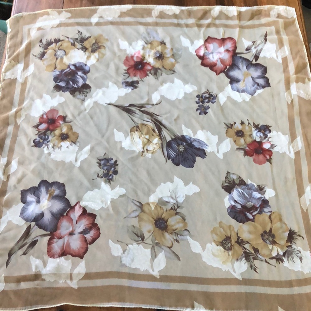 3/$20 true vintage scarf